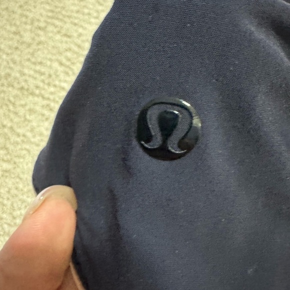 Lululemon Reversible hottie hits Best for size 4-6 - Picture 6 of 6